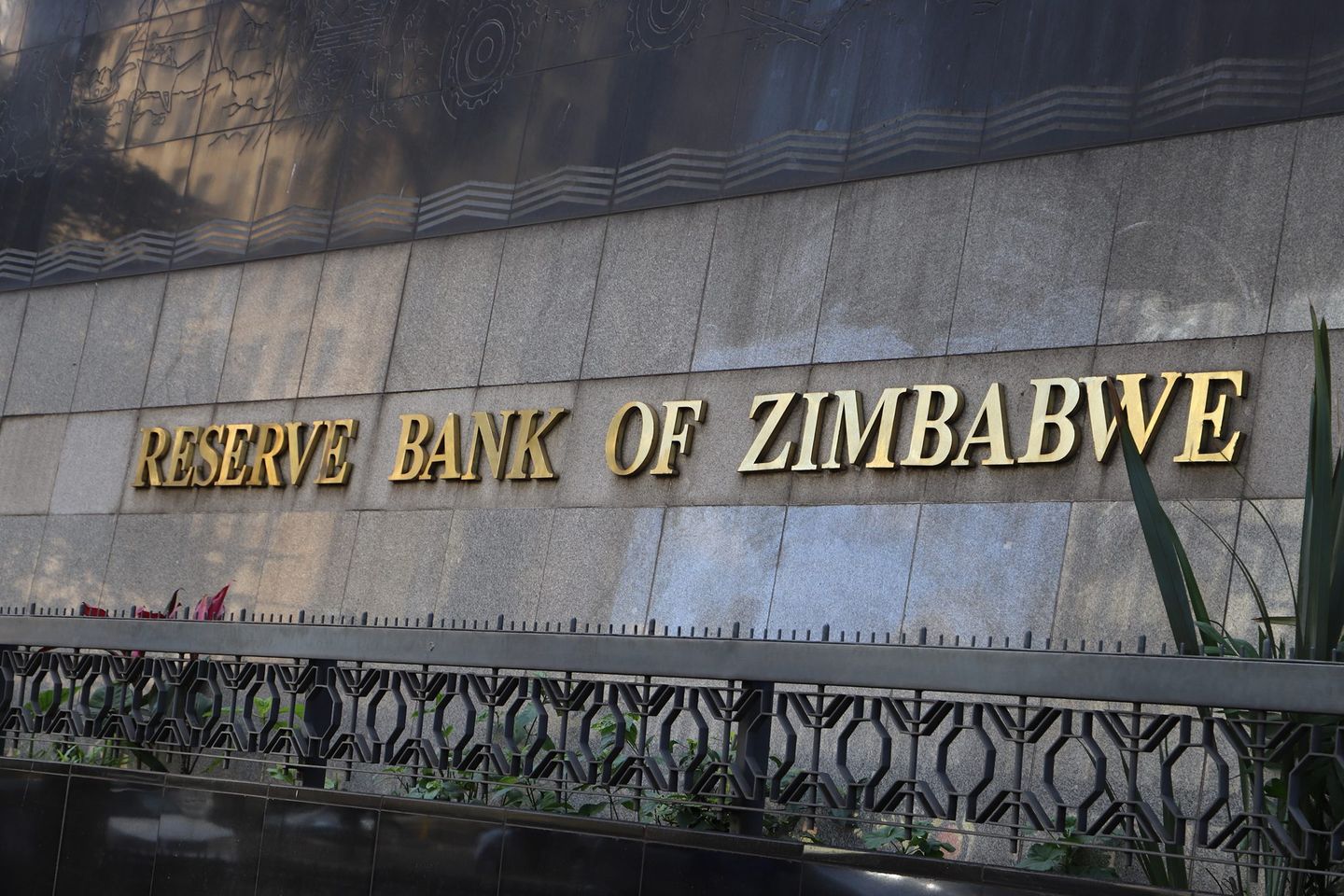 Zimbabwe restarts minting of gold coins as bullion prices soar to record
