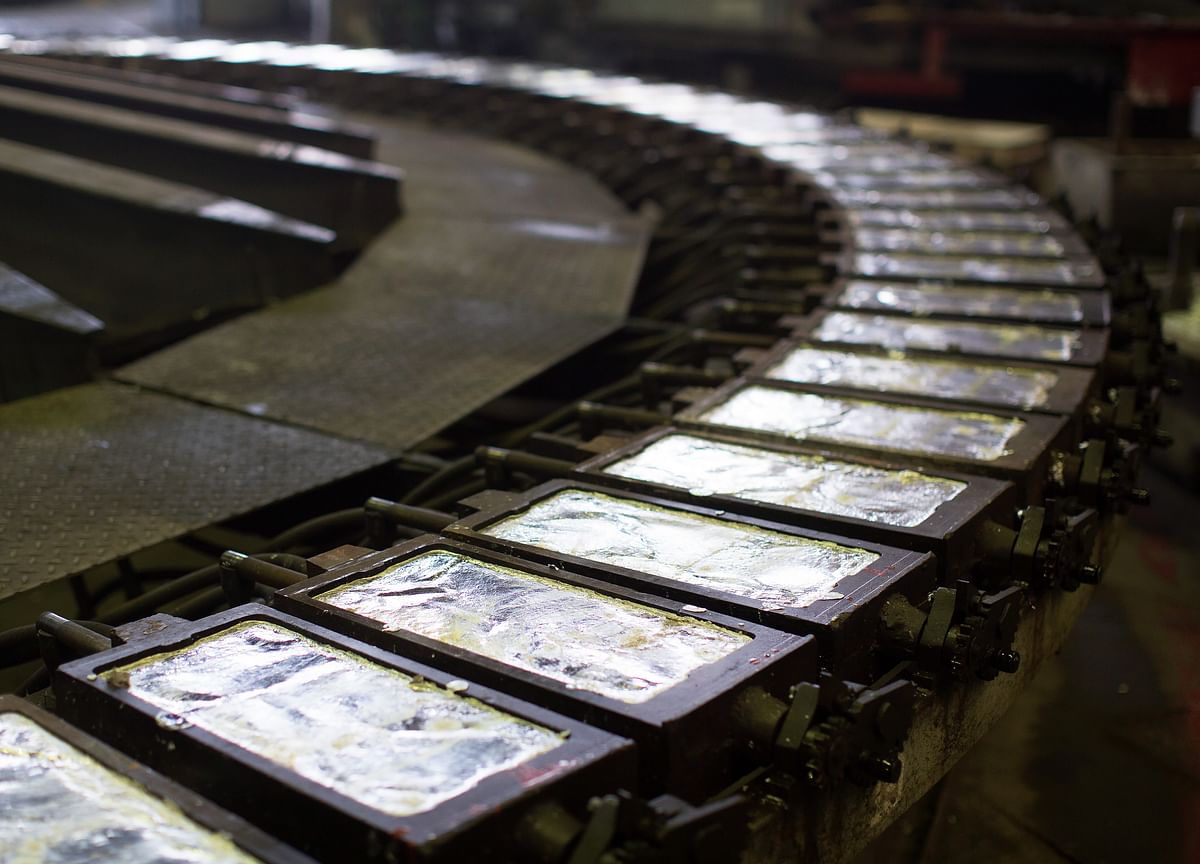 Column: Investment funds turn bearish on over-supplied lead and zinc